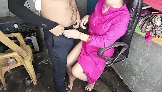 Bakire kız ilk kez komşu oğlu tarafından sikiliyor