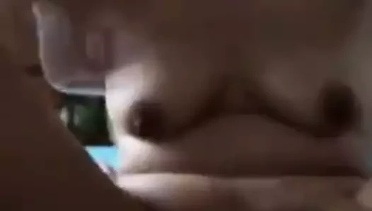 yaramaz asyalı olgun veren sürme, oral seks ve handjob