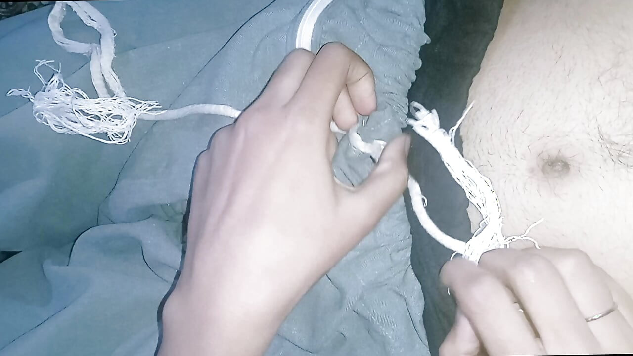 Genç kız arkadaş sevimli erkek arkadaşıyla utangaç hissediyor ıslak içine boşalıyor