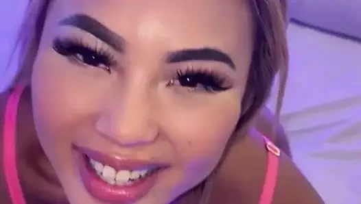 Azgın sarışın Kazumi çekimden önce sert yarak istiyor