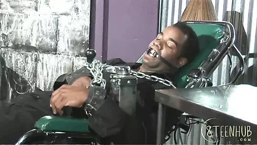 8teenhub - sydnee capri şişman götüne büyük bir siyah yarak alıyor