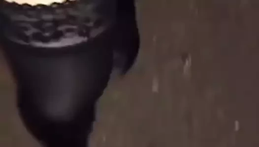 Eşi taytlı ve çoraplı