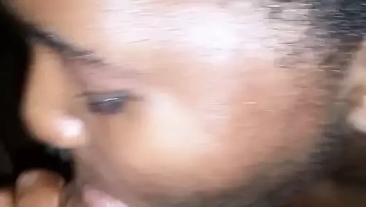 Sikimden salyalar damlıyor