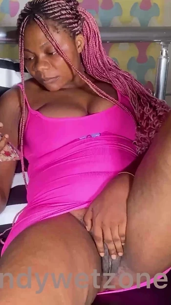 Муж застукал жену за просмотром порно, наказывает ее хардкорным сексом с большим черным членом