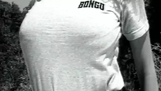 Yarak emen sürtük götüne büyük yarak alıyor ve yüzüne sıcak boşalma