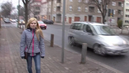 Sıska Alman genç kızın yüzüne sert sikiş sonrası boşalıyor