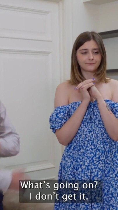 CUCK4K. Fahişe büyük bir yarak emmeyi ve kocasının gözlerine bakmayı umursamıyor | Klip 1