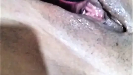 Evli kadın ilk kez dildoyla bitiriyor