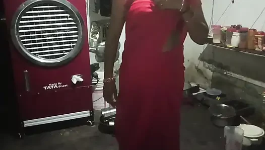 Büyük memeli baldızın yarağını emiyor ve domaltarak götten sikiliyor kovboy kız Hintçe ses kaydı