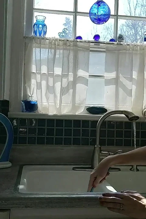 Kız arkadaşlarımı ateşli üvey annemi sikiyorum- yüze boşalma