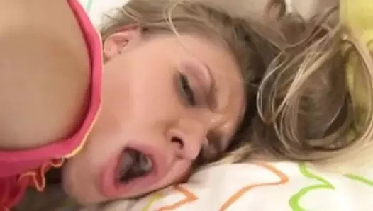 Rusya'da derin ıslak anal sikiş