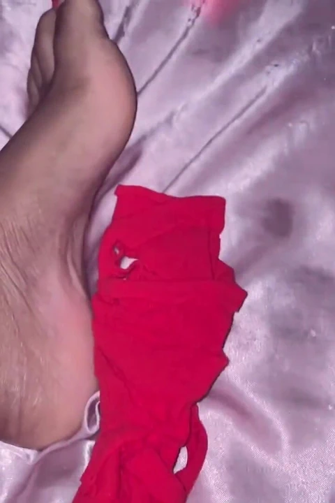 Duşta ve yatakta parmaklar