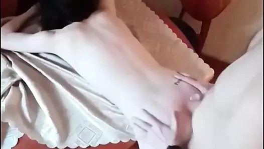 Kızda suşi, masada seks ve iyi sonla sakso