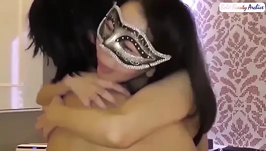 Yıllar sonra olgun evli kadınla yeniden bir araya geldi ve arzusu hala domine ediyor