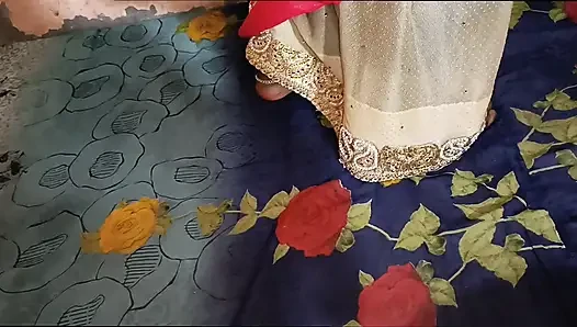Marathi evli kadın ev yapımı Desi köyüyle sikişiyor