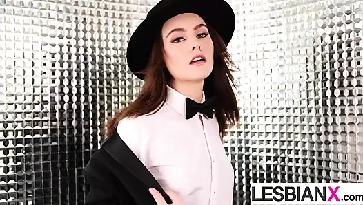 Lesbianx - karşılıklı amcık ibadeti - freya ve katrina yalıyor ve parmaklıyor