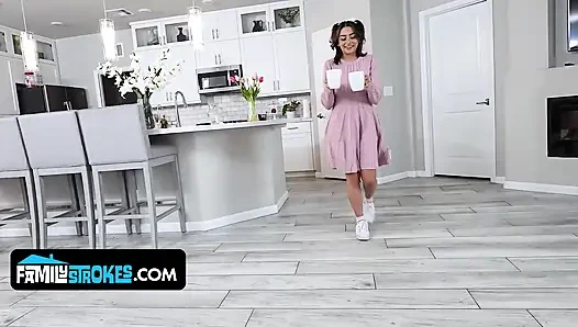 İri göğüslü esmer üvey kız kardeş Vanessa Moon azgın üvey kardeşin yüzüne boşalıyor
