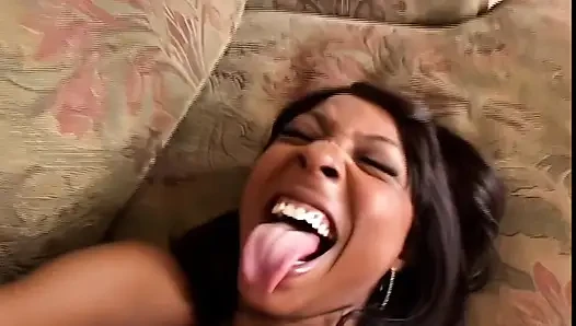Zenci güzel roxy reynolds sıkı amcığını büyük zenci yarağı tarafından siktiriyor