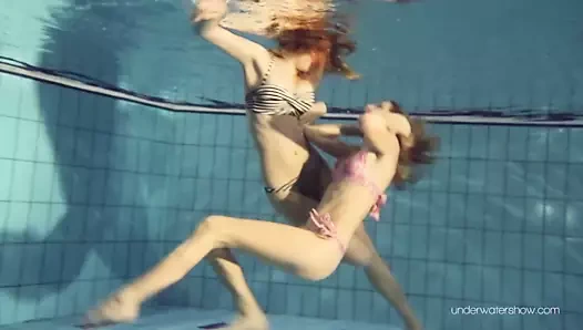 Duna ve nastya dik sualtı lezbiyenler