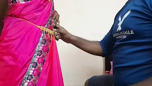 Hintli Evli Kadın Kocasının Arkadaşını Çekiyor