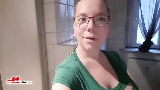 Oral seks ve ateşli üçlü seks ile vahşi amatör derleme