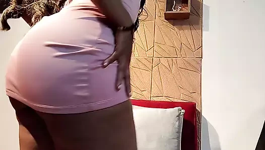 O göt kapmak için yalvarıyor