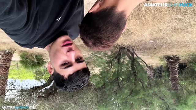 Agf sahada arkadaşımla eğleniyorum. Bizi yakalayacaklar mı?