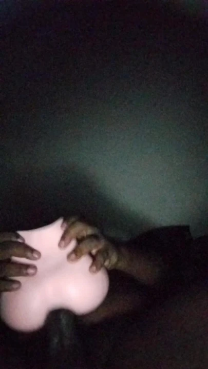 Oyuncağımı sikiyorum