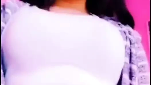 Puta con incleibles tetas