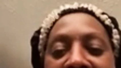 siyah civciv içinde the duş