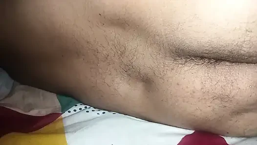 Hintli kadın ışıkları söndürerek seks yapıyor