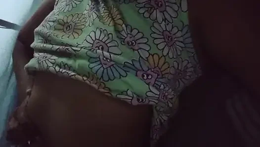 Sri Lanka Jente Mønstring på badet med Dildo Lust med Store Pupper og våt Fitte