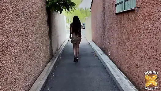 Lola, genç piliç, ateşli bir üçlü seks istiyor