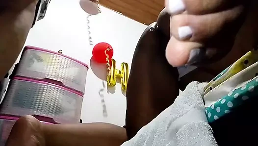 Üvey kız kardeşi üvey kardeşini sikikleri