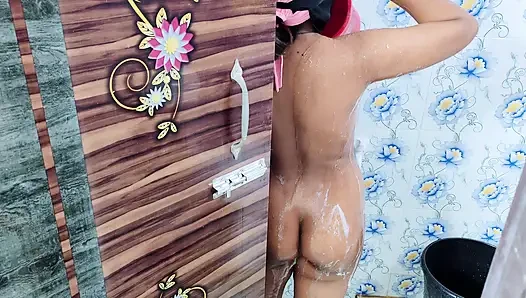 Bangladeşli çift banyoda seks xxx video