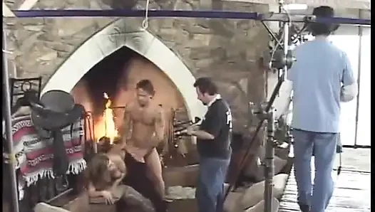 Yönetmen çekime başlamadan önce yıldızlarına son talimatları veriyor