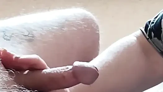 Mastürbasyondan sonra bir yarak boşalıyor yakın çekim