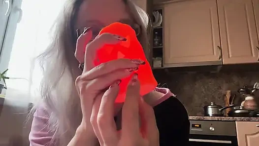 Pembe içinde daha güzelsin - şimdi külotum ve inle kendini