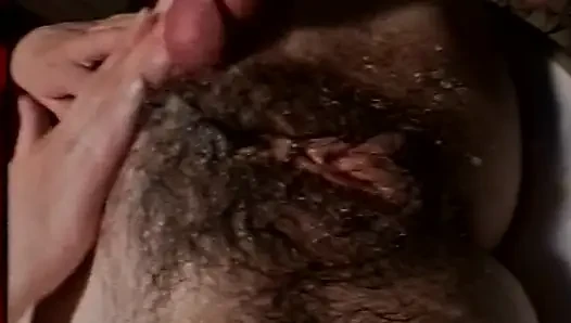 Kıllı amcıklı Fransız genç kız ıslak amına büyük miktarda döl alıyor