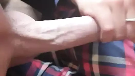 Porno yıldızı bir genç mastürbasyon yapmaya karar verdi