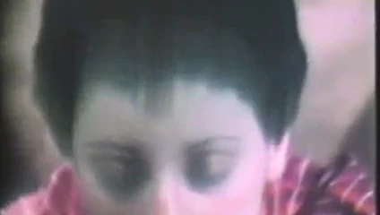 Kısa saçlı bakire bebek