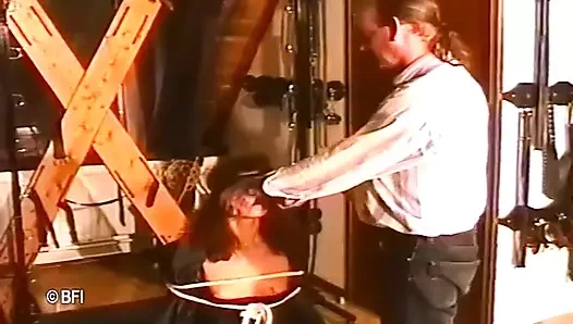 Ateşli mum ağdası cezası