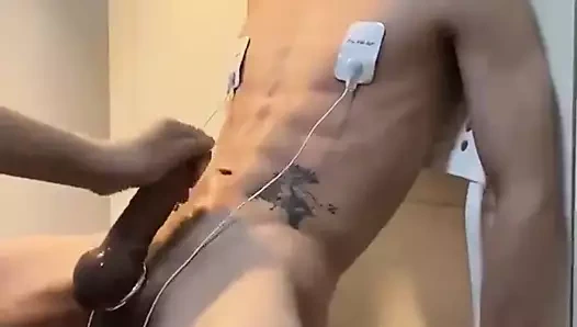 Kenarı bir twink gözleri bağlı (cum yok - 2'20'')