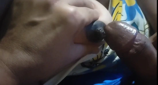 Büyük göğüslü genç kız sağılır