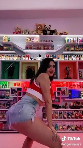 Arigameplays seksi perreo tiktok