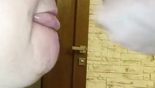 Bugün kayınvalideden üçüncü yakın çekim oral seks