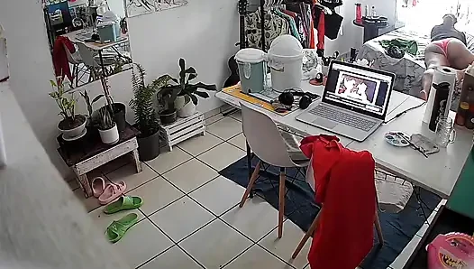 Ben yokken karımın odasında