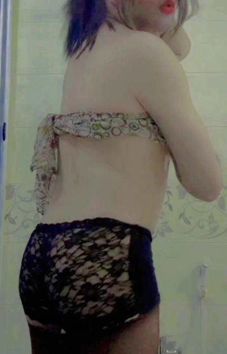 A young boy showing off his body in girls' underwear - this is Mimoukaba when femininity speaks.