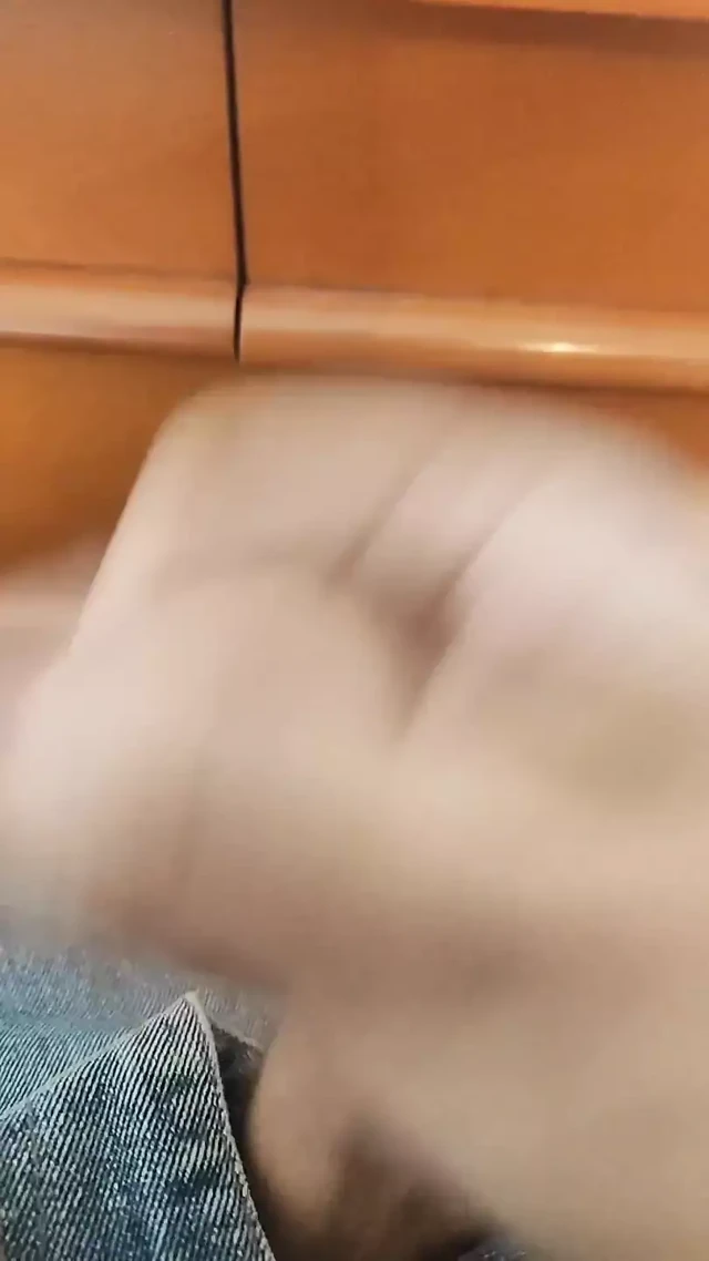 Boşalma kısa video ile elle muamele