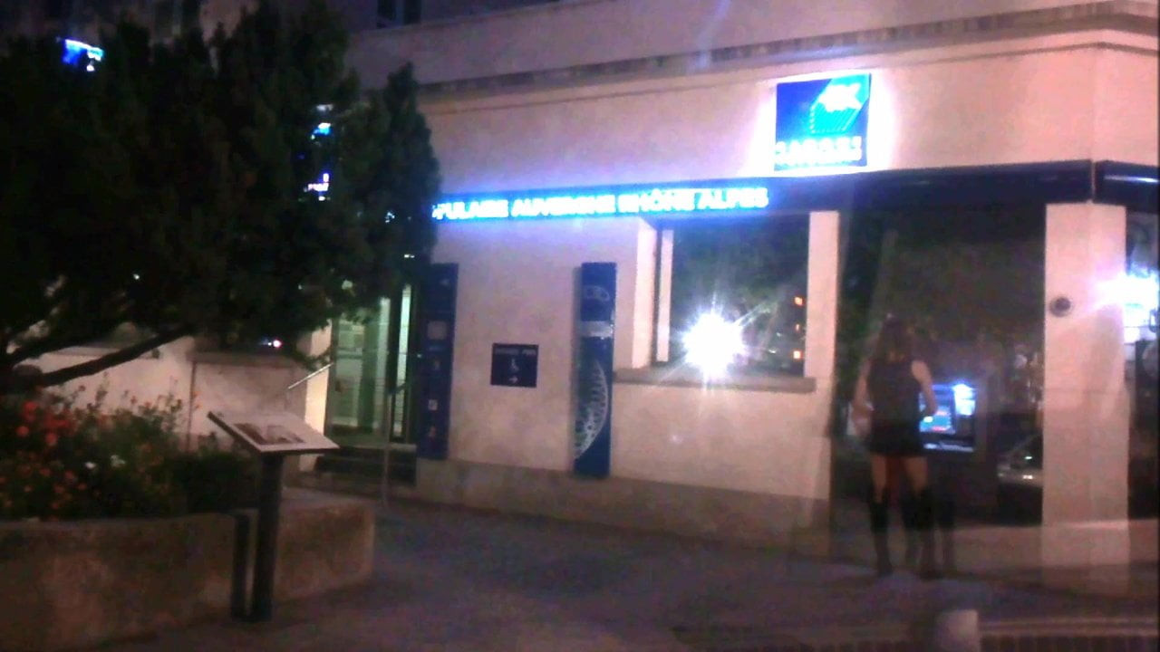 Sabahın erken saatlerinde bankamatik